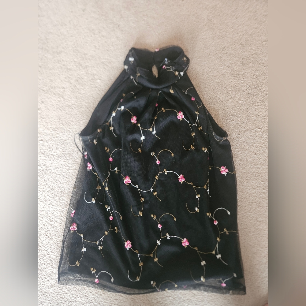 Adiva Crepe Flower Sleeveless Top. 15ptp. S.